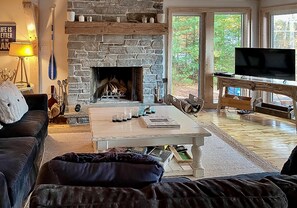 Great Room &amp; Fireplace