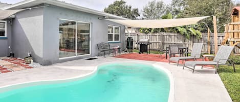 Largo Vacation Rental | 3BR | 2BA | 1 Step to Enter | 1,310 Sq Ft