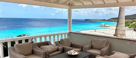 Gazebo on the sea side perfect to enjoy the day with endless sea view.