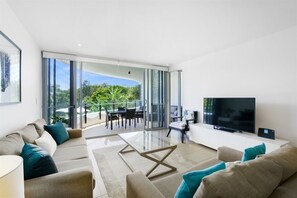 018_Open2view_ID792013-Unit_91__685_Casuarina_Way__Casuarina