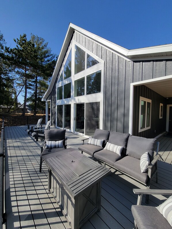 Deck (1)