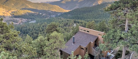 Experience one of a kind city & mountain views in this newly remodeled cabin!