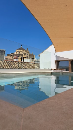 Rooftop pool