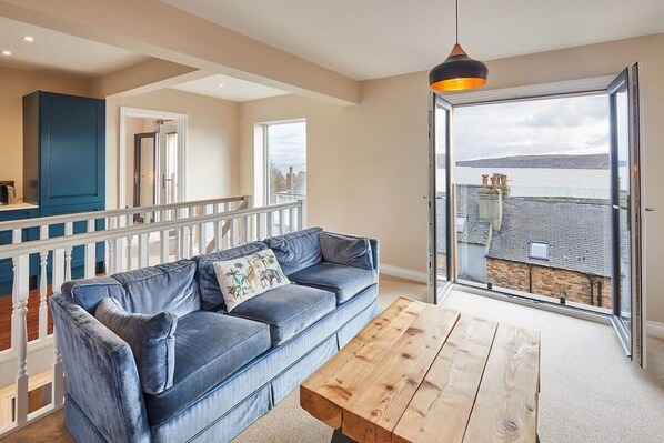 Watch House, Scarborough - Host & Stay