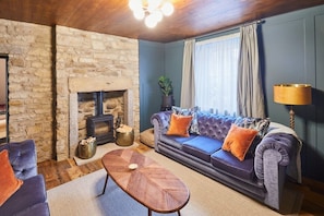 Hecklers Cottage, Barnard Castle - Host & Stay