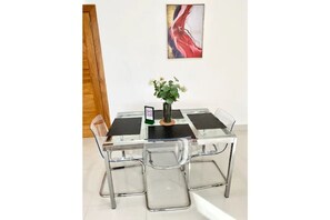 Dining Room/ Comedor