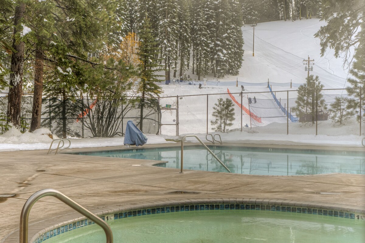 Ski-in/ski-out townhome with fireplace, pool, hot tub & on-site ski/sled hill