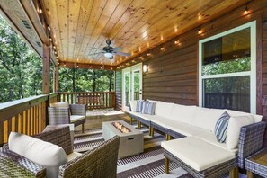 This porch has a great sunrise view! Enjoy your coffee with the fire pit on!