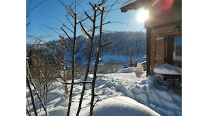 l'hiver autour du chalet