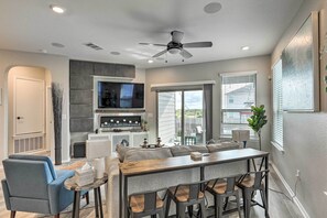 Living Room | Free WiFi | Smart TV | Surround Sound