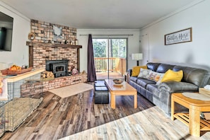 Living Room | Full Sleeper Sofa | Main Floor | Smart TV