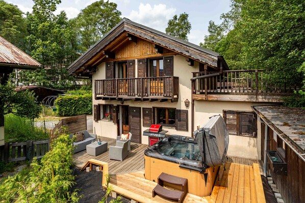 Chalet le Tremplin in Summer