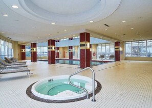 Indoor spa tub