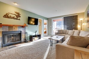 Living Room | Free WiFi