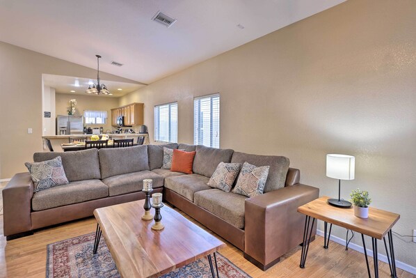 Bullhead City Vacation Rental | 3BR | 2BA | Step-Free Access | 1,400 Sq Ft