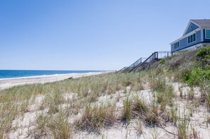 1 Minute walk to East Sandwich Beach.