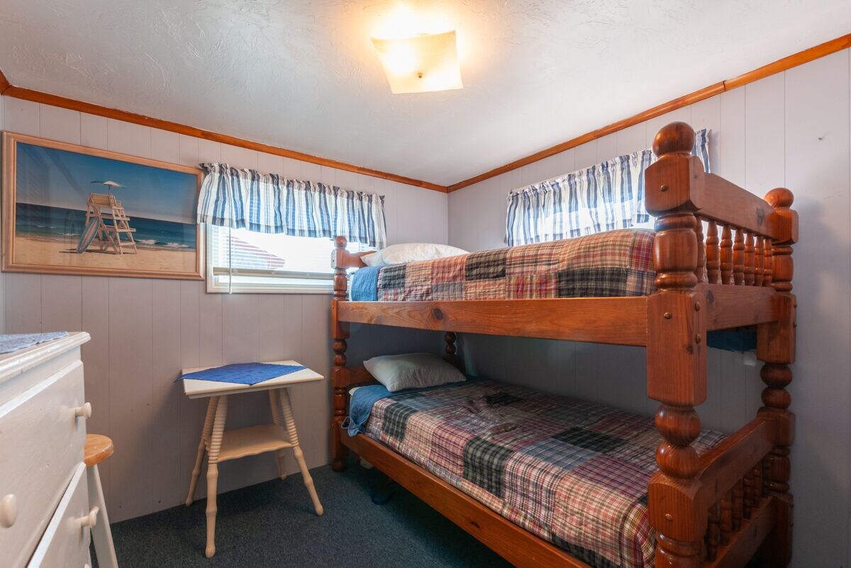 Adorable cottage in private Association with East Sandwich Beach just across the street