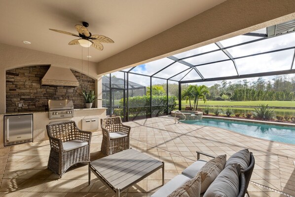 Outdoor Kitchen, Pool & Spa