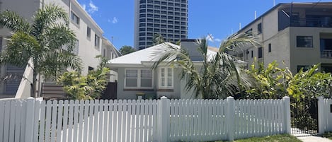 Family Vacation Beach House Freshly Renovated - Air Con