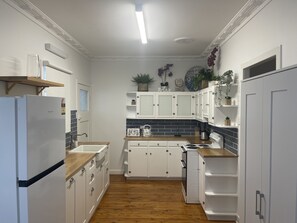 Kitchen all new appliances, oven, fridge, nespresso, kettle, toaster, microwave