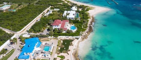 Villa Dolphin on Sandy Point Beach