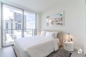 Awesome and comfy queen bed in bedroom