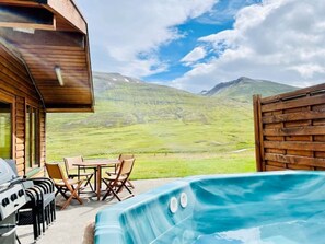 Hot tub at the terrace
