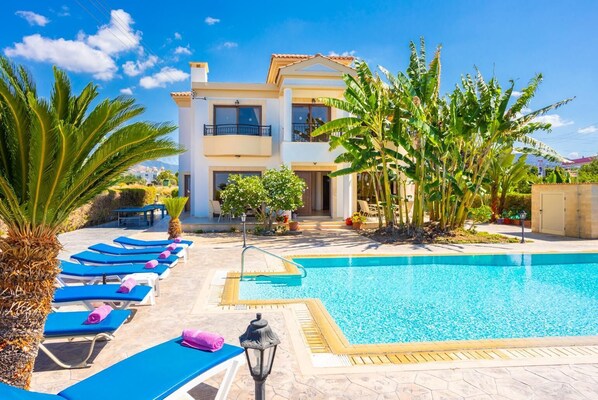 Beautiful villa with private pool and terrace