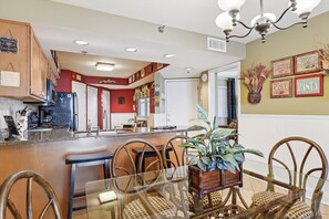 interiors-dining area-119888-041