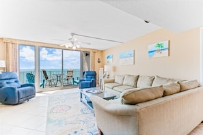 Perdido Towers 707 Living Room and Beach View Balcony