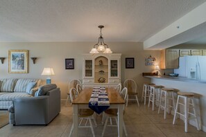 Sandy Key 235 Dining Room