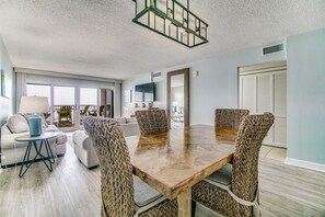 Sandy Key 326 Dining Room