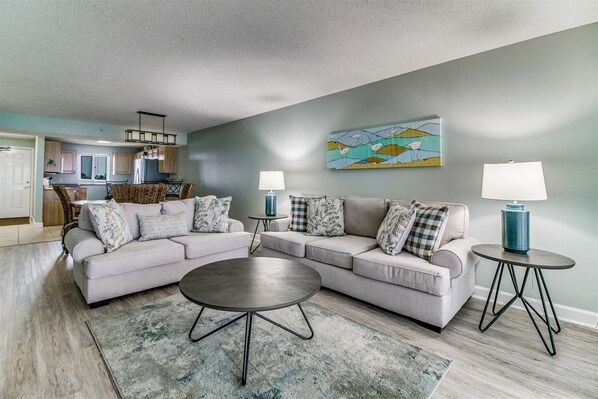 Sandy Key 326 Living Room