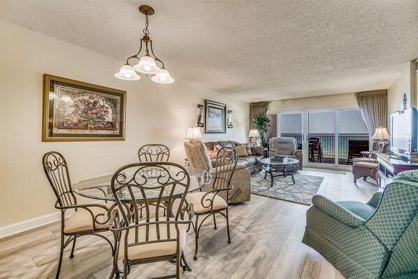 Sandy Key 334 Dining Room and Living Room