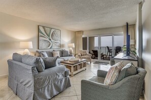 Sandy Key 536 Living Room and Beach View Balcony