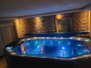 Bain à remous intérieur
