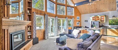 Lake Arrowhead Vacation Rental | 3BR | 2BA | 1,750 Sq Ft | Stairs Required