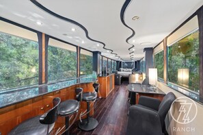 Bar (in der Unterkunft)