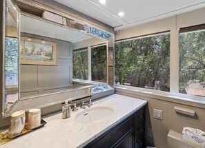 Aspen Unit 1/2 Bath upstairs