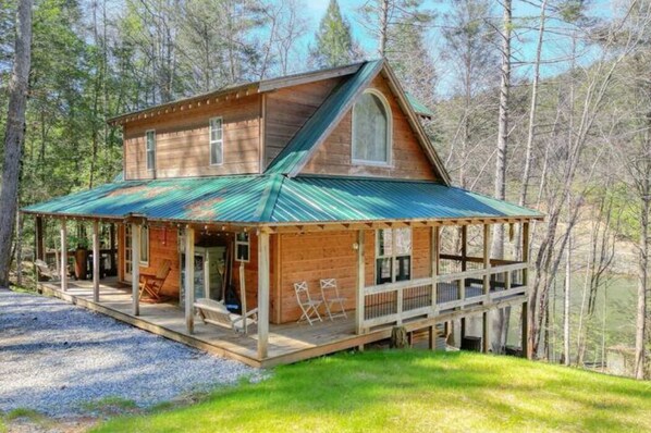 "We had a wonderful stay at Suches Place! " -Melody