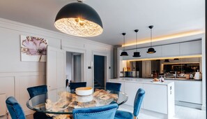Open plan kitchen and dining area