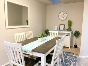 Dining area, seats 6