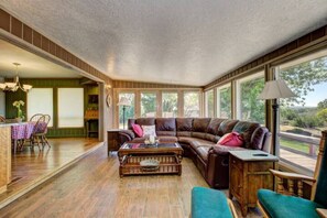 Living Room!! Leather couches and rocking chair