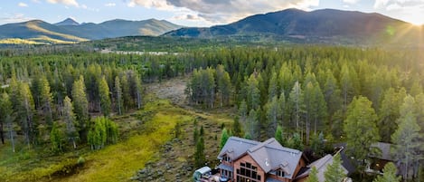 Stagecoach Cabin - a SkyRun Winter Park Property - Cross Country Trails out the front door with stunning views 