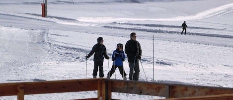 départ à ski vers la station à 100 m en contrebas