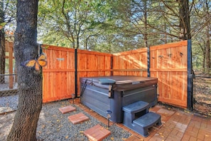 This 6 seater hot tub is perfection after a long day of tubing or hiking!