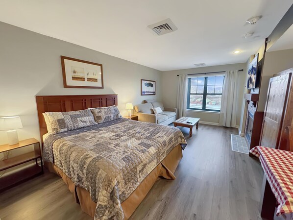 Comfy studio on the 3rd floor with valley views