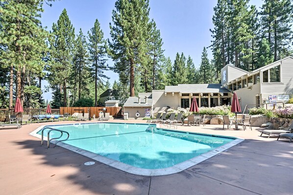 Stateline Vacation Rental | 2BR | 2.5BA | 1,248 Sq Ft | Stairs Required
