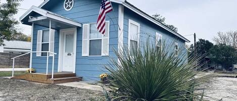 True to its name, this sky-blue vacation home can be your luxurious setting for your next Hill Country escape!