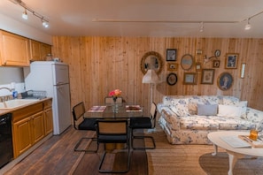 Fully stocked kitchen w/ dishwasher, fridge/freezer, toaster, coffee maker, etc